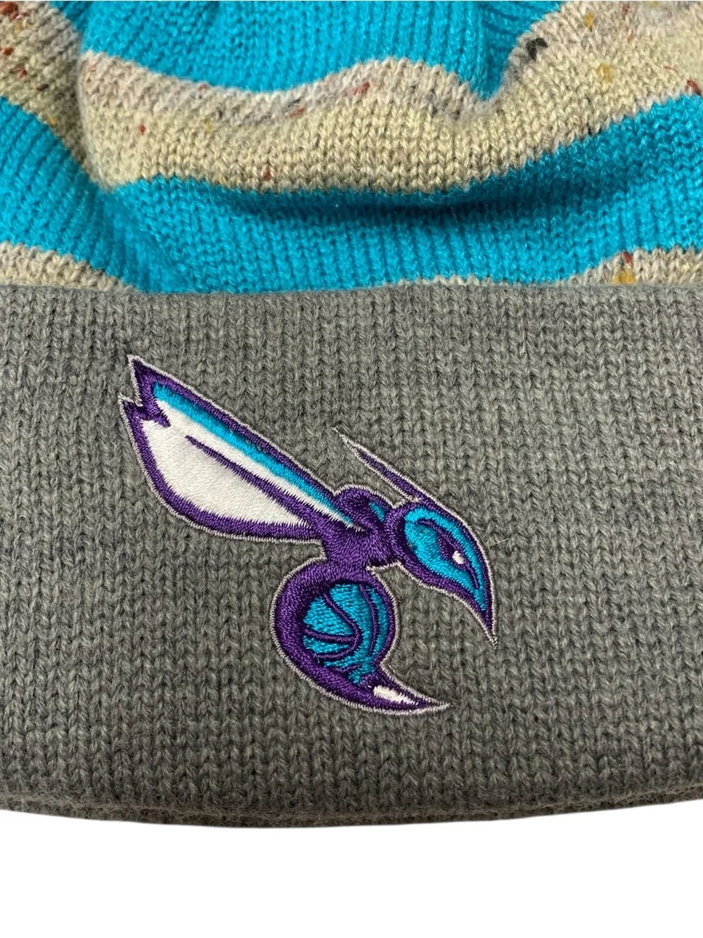 Mitchell &‎ Ness NBA Charlotte Hornets Winter Hat Beanie Striped Pom Adult OSFM